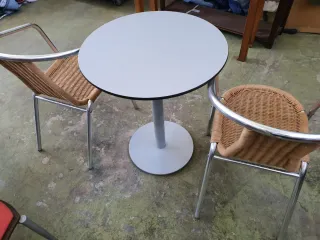 Lote de 6 mesas y 8 sillas aluminio,bares cafeteri