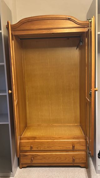 Dormitorio provenzal :Armario, Cómoda, mesita,