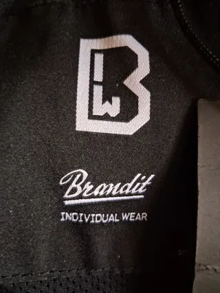 Chaqueta Polar Brandit Negra con capucha Talla XL.