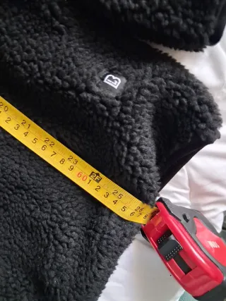 Chaqueta Polar Brandit Negra con capucha Talla XL.