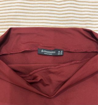 Top justo manga comprida franzido lateral