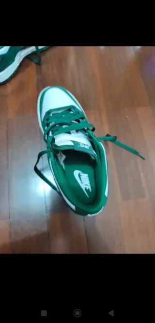 Zapatillas Nike Dunk Low Verdes y Blancas