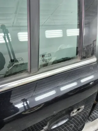 Puerta Trasera Izquierda Opel Zafira