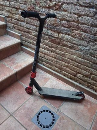 Patinete Oxelo Negro y Rojo