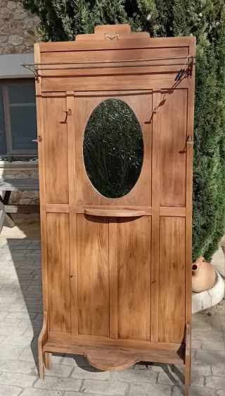 Perchero antiguo madera y metal