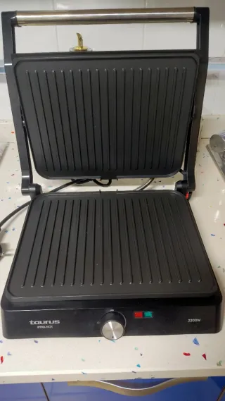 Plancha Taurus ETNA INOX 2200W