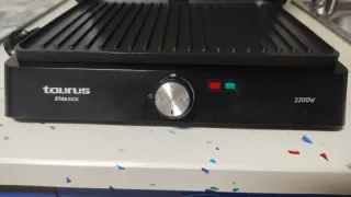 Plancha Taurus ETNA INOX 2200W