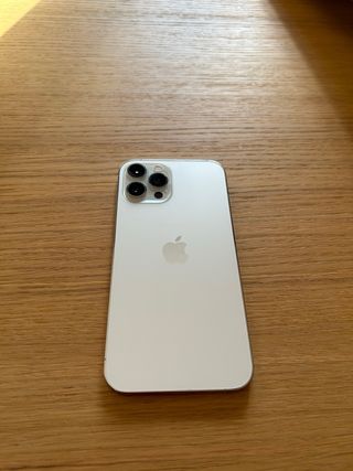 iPhone 12 Pro Max - Buen estado. Salud bateria 75%