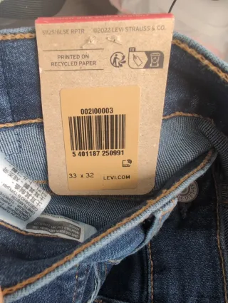 Pantalón Levi's 724 Talle Alto Recto Mujer