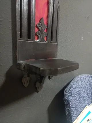 Capilla Neogótica Antigua Pared Madera Negra Roja