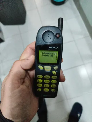Móvil antiguo Nokia 5110