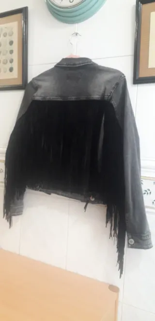 Cazadora vaquera negracon flecos