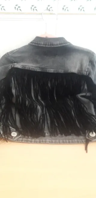 Cazadora vaquera negracon flecos