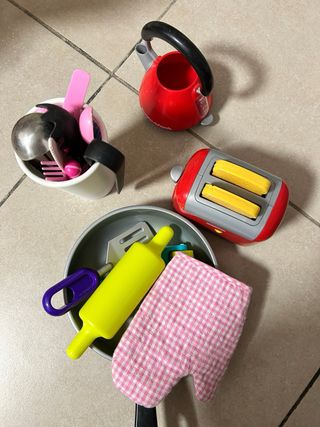 Cocina de juguete con accesorios