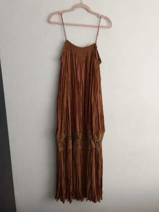 Vestido largo con bordados arrugado Zara Talla L