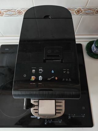 Cafetera UFESA Superautomatica Sensazione