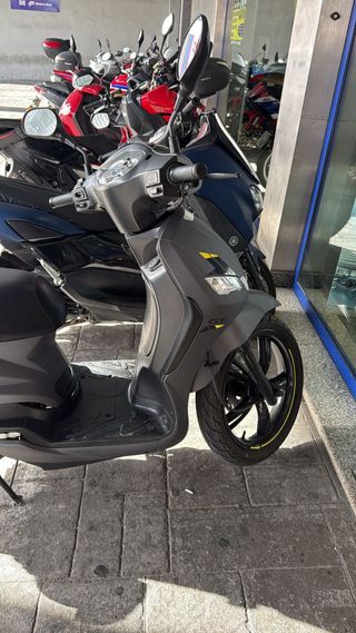 Peugeot Tweet 125 GT Gris