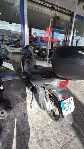 Peugeot Tweet 125 GT Gris