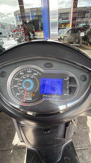 Peugeot Tweet 125 GT Gris