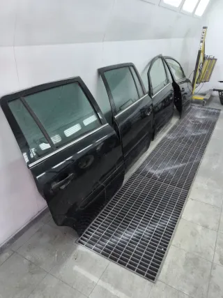 Puerta trasera Derecha Opel Zafira