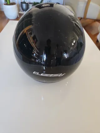 Casco de moto negro