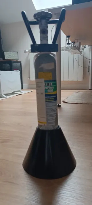 Bombona CO2 recargable con manómetro JBL acuario