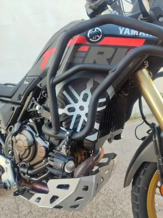 Yamaha Ténéré 700 Adventure Negra y Dorada