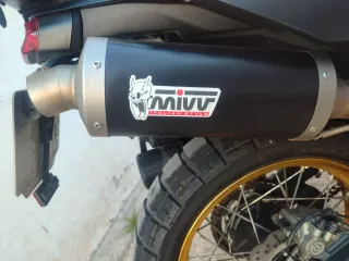 Yamaha Ténéré 700 Adventure Negra y Dorada