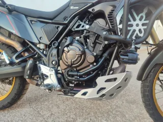 Yamaha Ténéré 700 Adventure Negra y Dorada