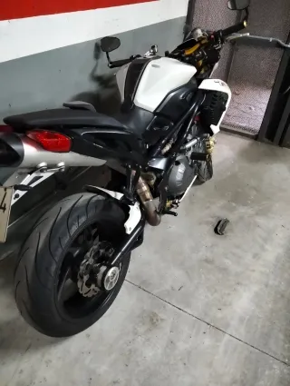 Benelli TNT 899 Naked