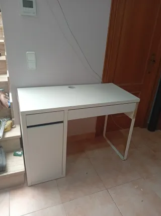 2 escritorios MICKE IKEA