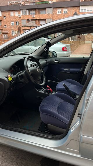 Peugeot 206 XT 2.0 HDI