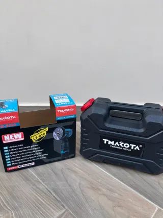 Smerigliatrice angolare a batteria MAKOTA