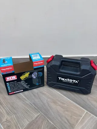 Smerigliatrice angolare a batteria MAKOTA