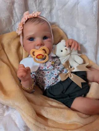 Reborn realizada con genesis horneada y barnizada