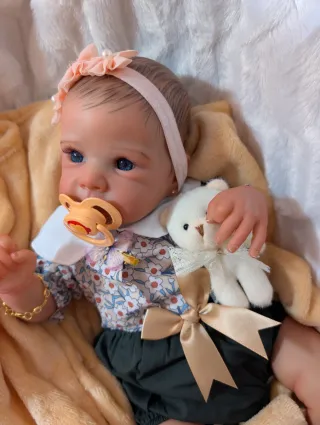 Reborn realizada con genesis horneada y barnizada