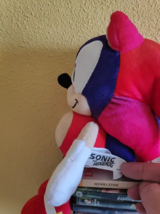 Peluche Sonic The Hedgehog rojo y azul