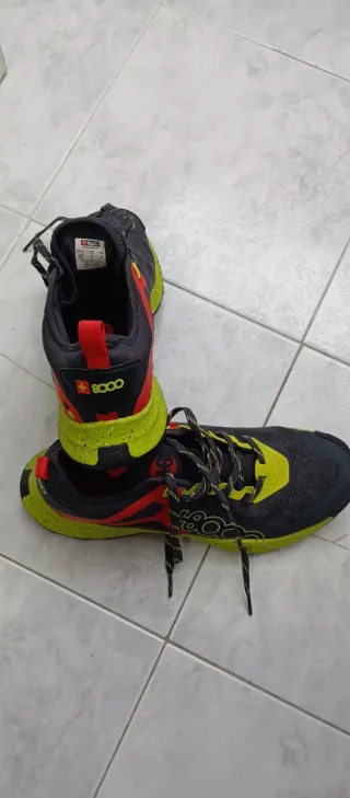 Zapatillas deportivas +8000 negras y verdes