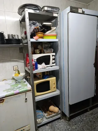 Mesas y estante de Acero Inoxidable Hostelería