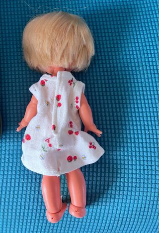 Muñeca años 70 articulada con elásticos