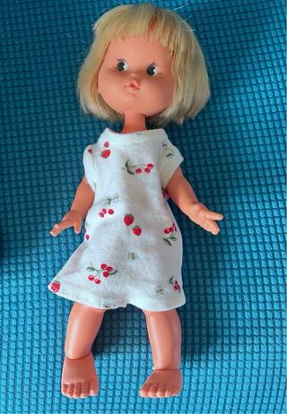 Muñeca años 70 articulada con elásticos