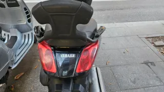 YAMAHA XMAX 250 Negra