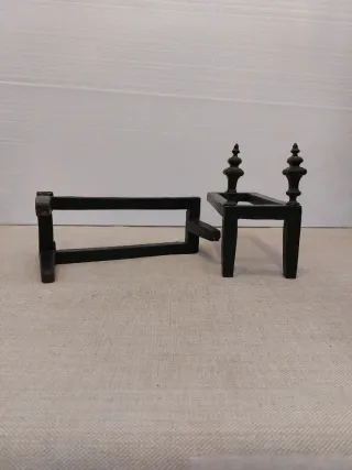 Morillos para chimenea de hierro.