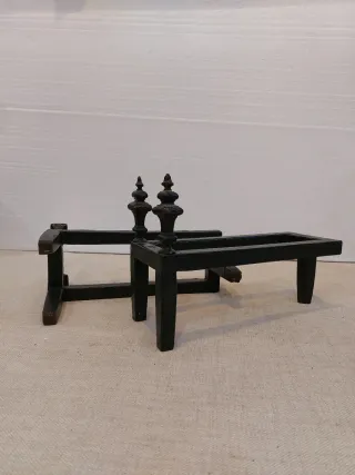 Morillos para chimenea de hierro.