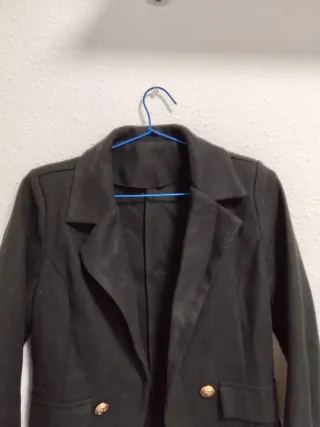 Abrigo negro Shein botones dorados Talla S