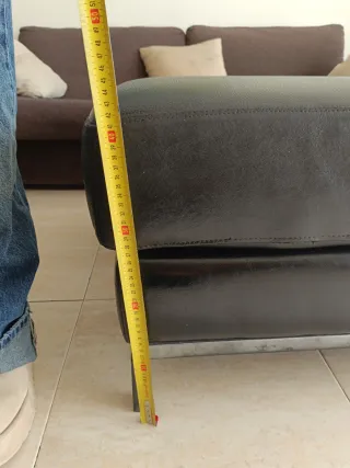 Puf de piel negro para sofa