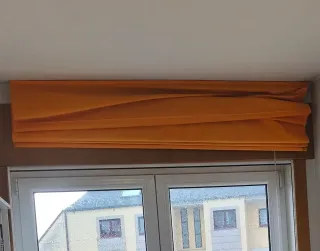 Estor naranja de tela