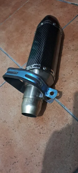Silenciador Akrapovic Carbono Nuevo