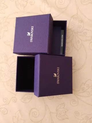 2 Cajas Swarovski Moradas Vacías