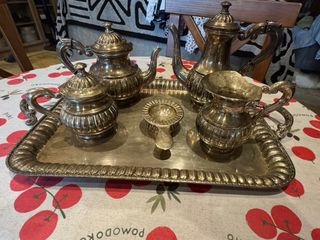 Juego té o café en alpaca plateada y con bandeja.